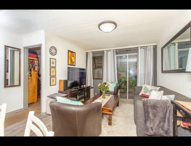 2 BEDROOM APARTMENT FOR SALE IN TYGER VALLEY